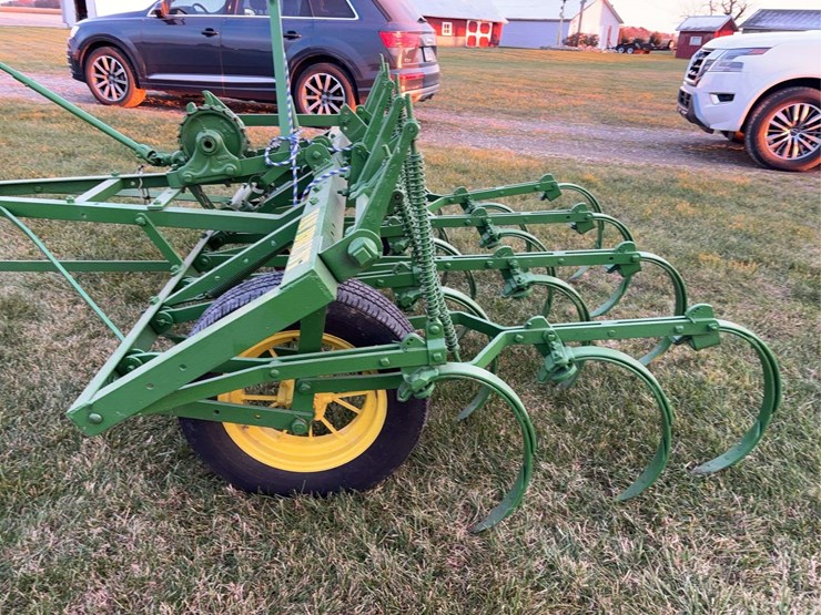john-deere-van-brunt-cca-field-cultivator-image-23