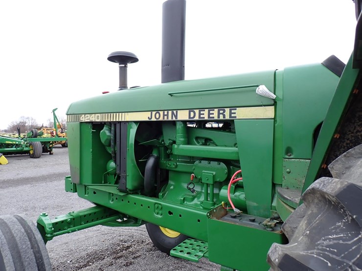 john-deere-4240-image-12