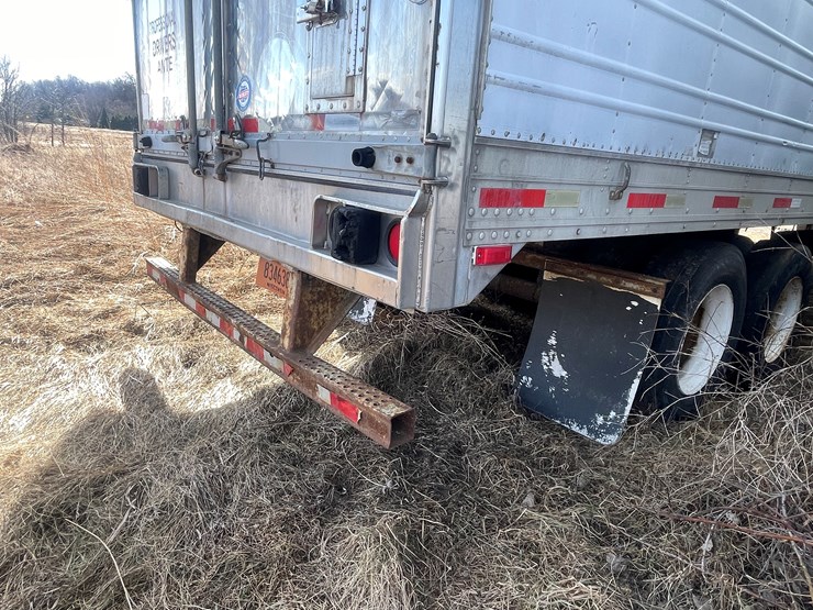 1999-utility-53'-image-41