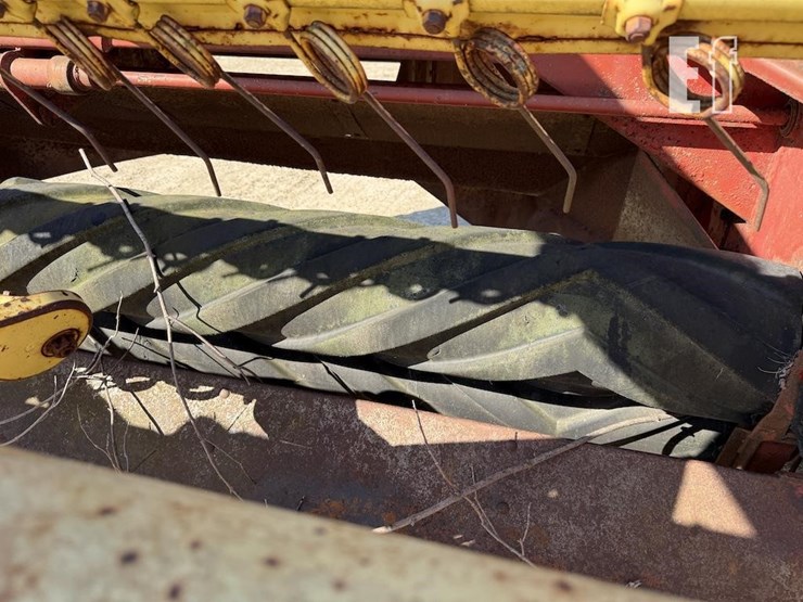 new-holland-499-image-9