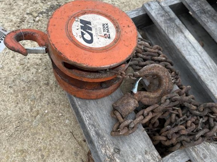 #89-•-2-ton-chain-hoist-image-2