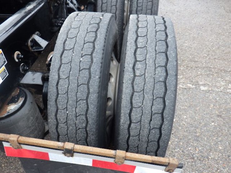 2022-kenworth-t680-image-8