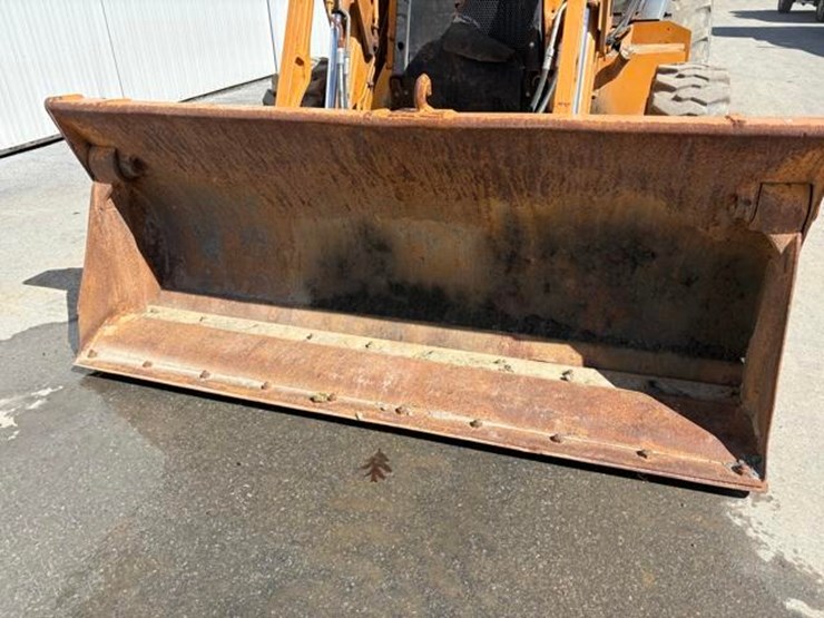 2002-case-590sl-image-23