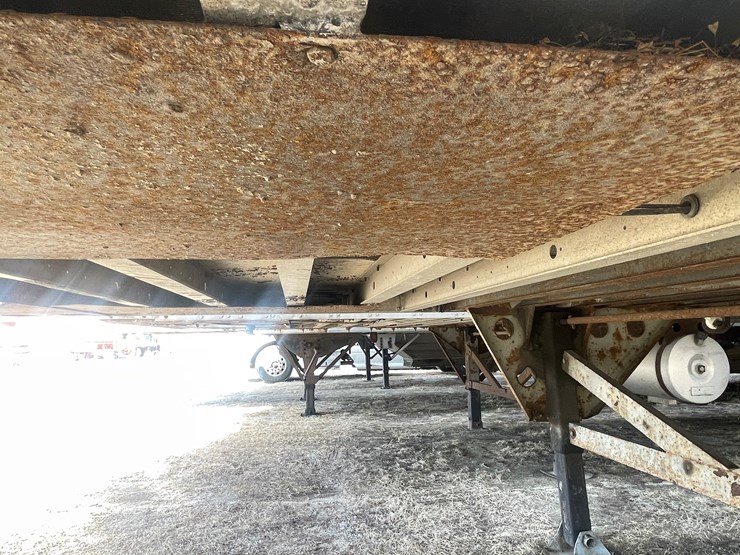 1999-utility-53'-image-23