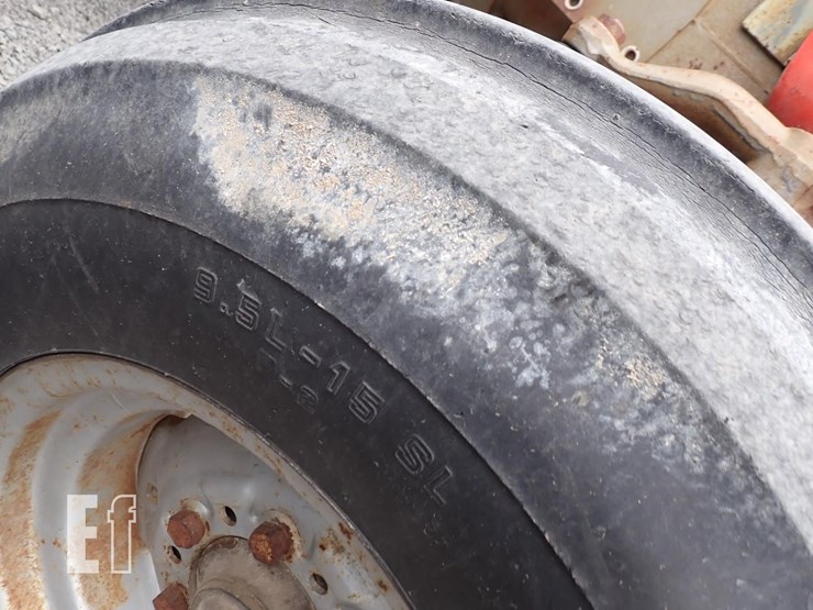 massey-ferguson-1085-image-4