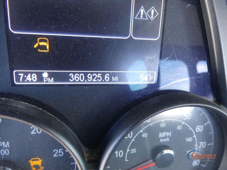 2016-peterbilt-579-image-19