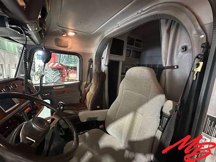 2007-peterbilt-379-image-83