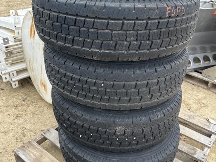 #29-•-(4)-f250-8-lug-rims-lt245/75r17-image-2