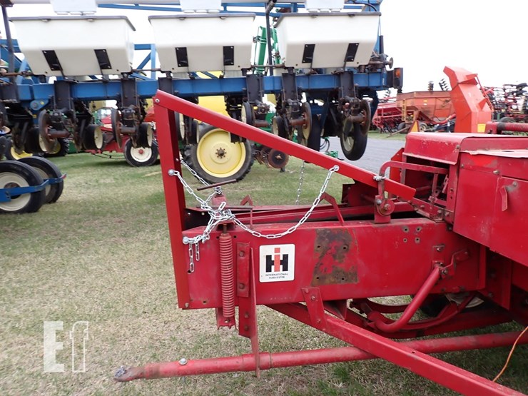 case-ih-4390-image-6