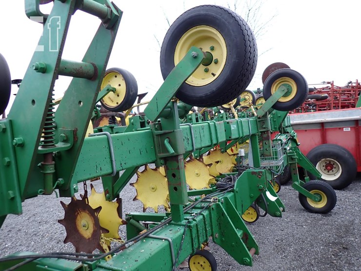 john-deere-845-image-10