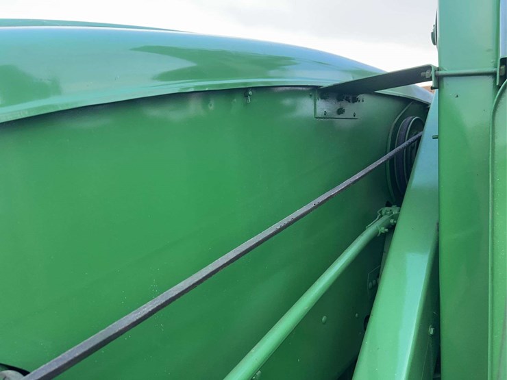 john-deere-no.-12a-pull-type-combine-image-39