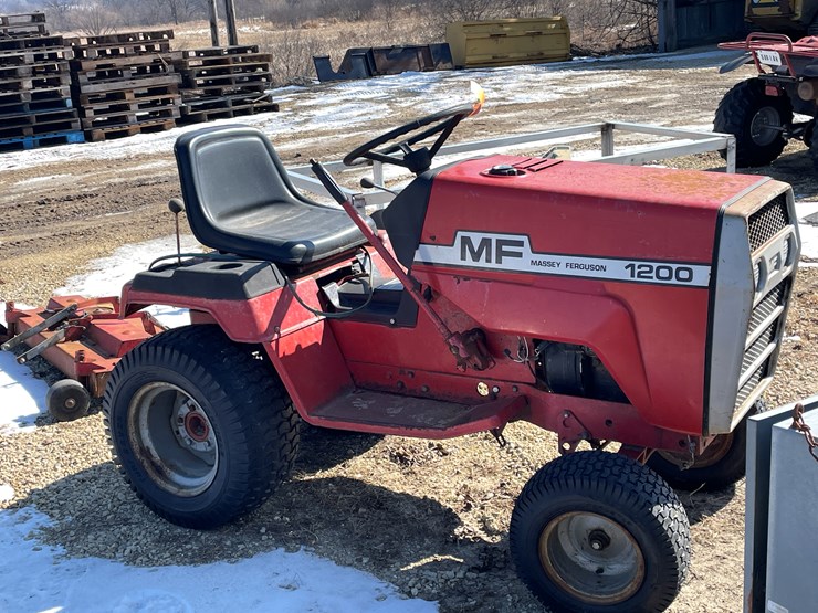 massey-ferguson-1200-image-2
