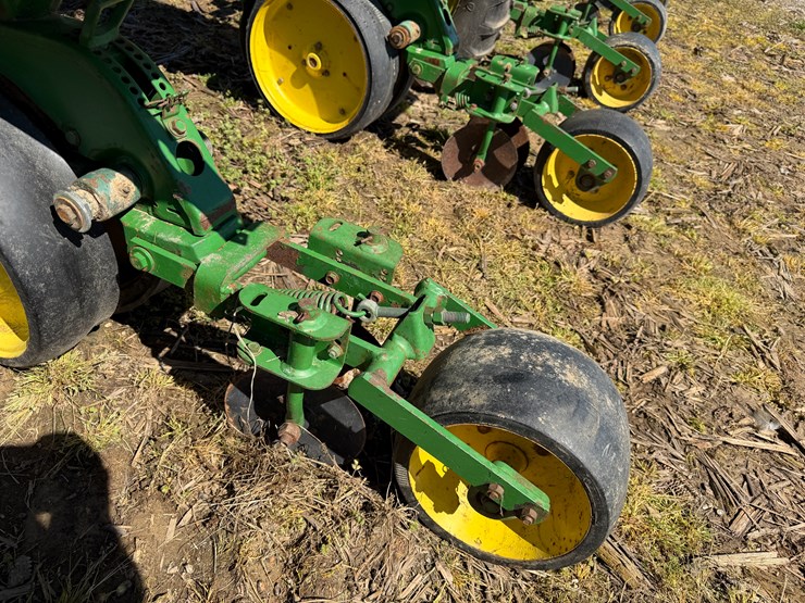 john-deere-7300-image-62