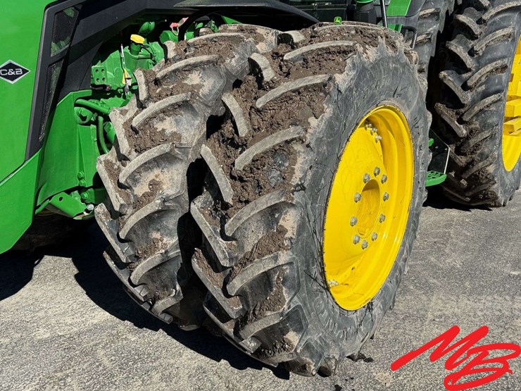 2023-john-deere-8r-370-image-15