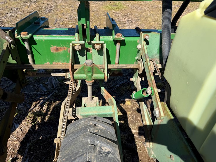 john-deere-1720-image-16