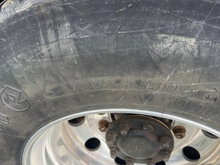 2005-international-8600-image-25