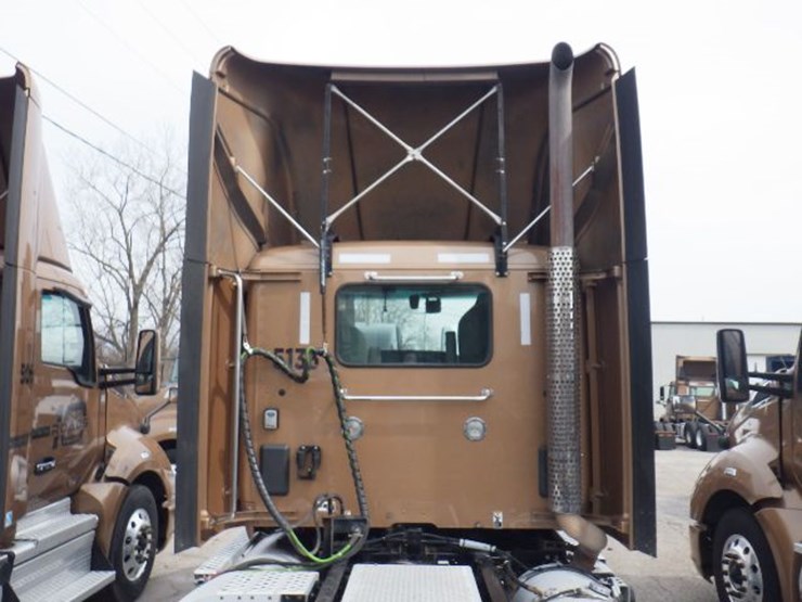 2022-kenworth-t680-image-11