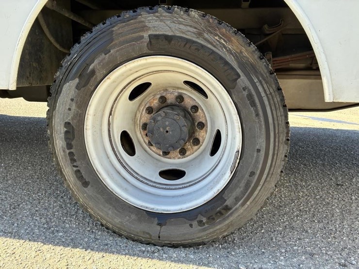 2011-ford-f550-image-5