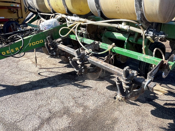 john-deere-7000-image-8