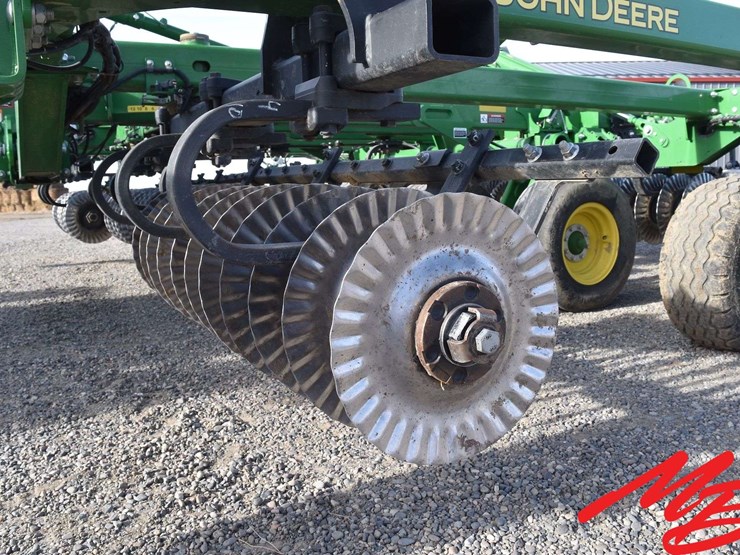 2019-john-deere-2660vt-image-31