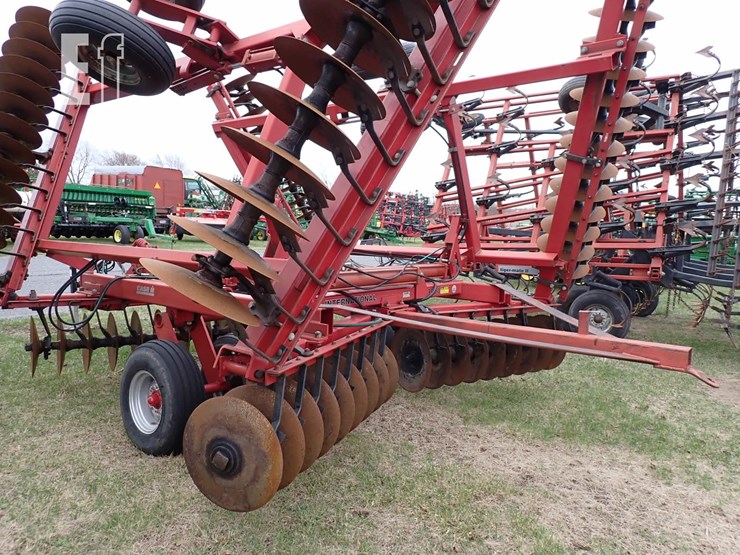 case-ih-3900-image-10