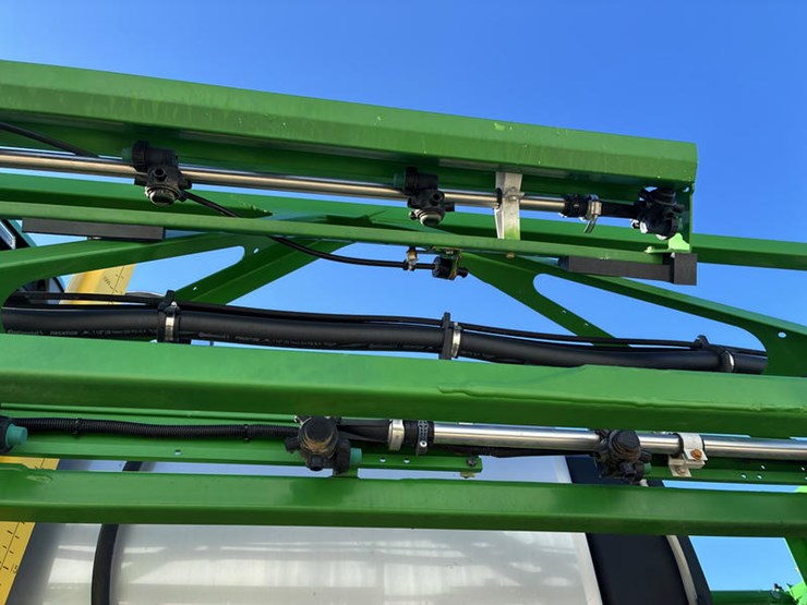 2022-john-deere-410r-image-46