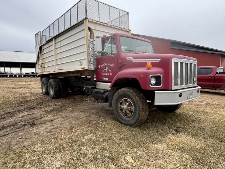 #1076-•-1990-peterbilt-silage-truck-(nelson,-wi)-(has-wi-title)-image-2