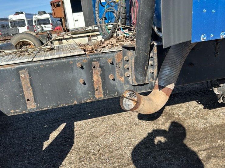 2000-international-9900-image-28