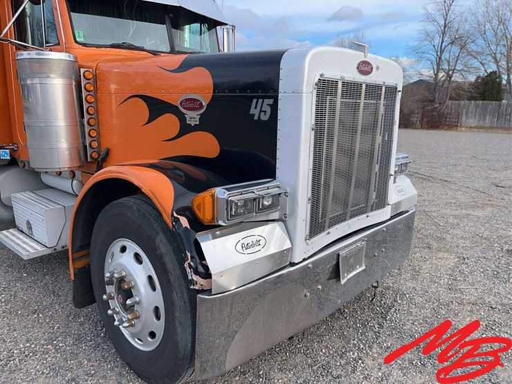 2004-peterbilt-379-image-14