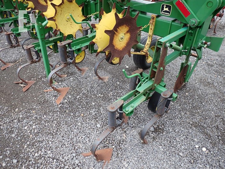 john-deere-845-image-7