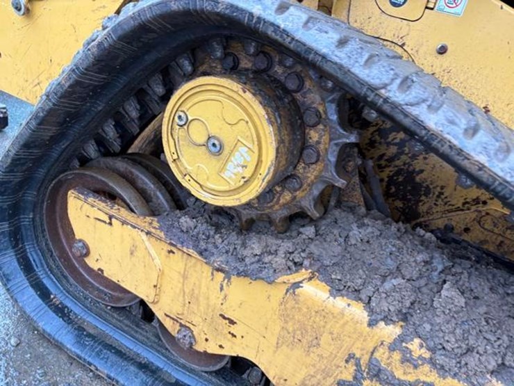 2021-caterpillar-259d3-image-10