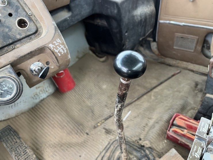 1993-ford-l8000-image-26