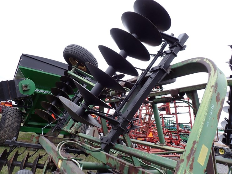 john-deere-230-image-5