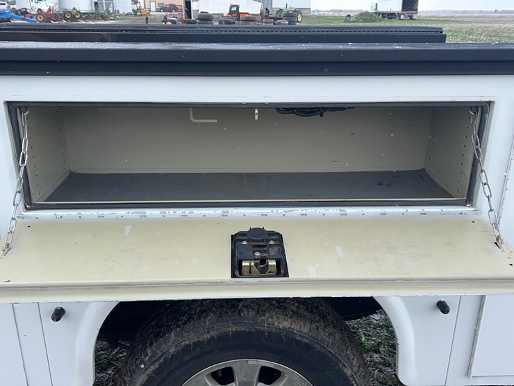 2011-chevrolet-3500hd-image-57