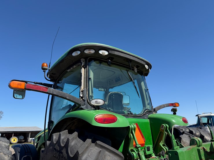 2010-john-deere-8270r-image-23