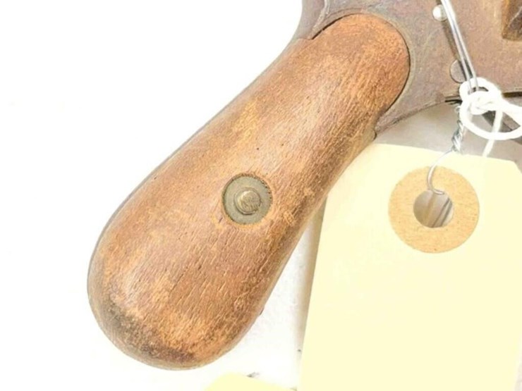 vintage-revolver-image-13