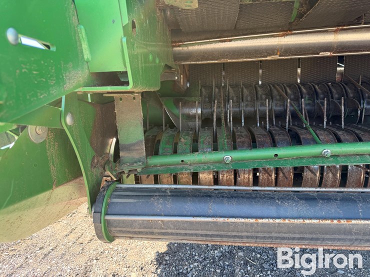 2022-john-deere-560m-image-18