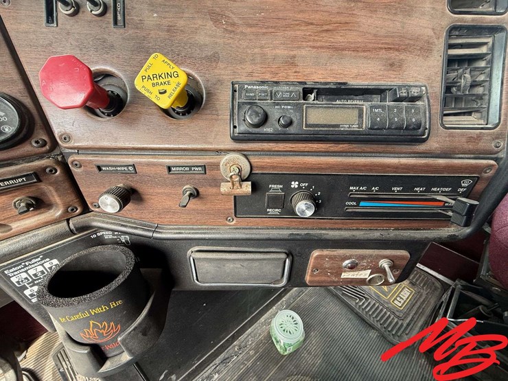 1993-caterpillar-10-image-21