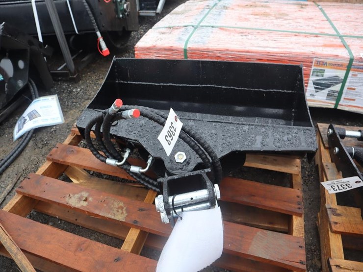 tpm-32"-hydraulic-tilt-bucket-image-3