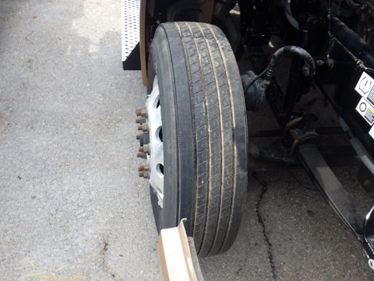 2022-kenworth-t680-image-21