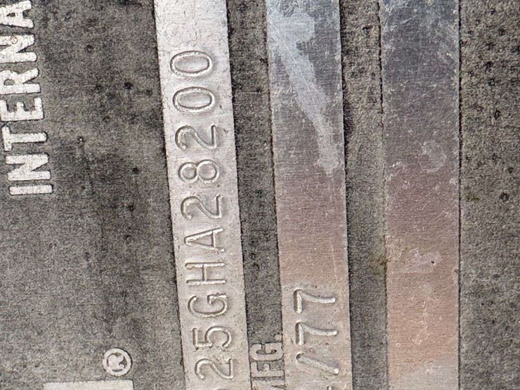 1977-international-1750-image-13