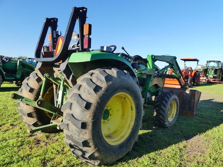 2018-john-deere-4052m-image-3