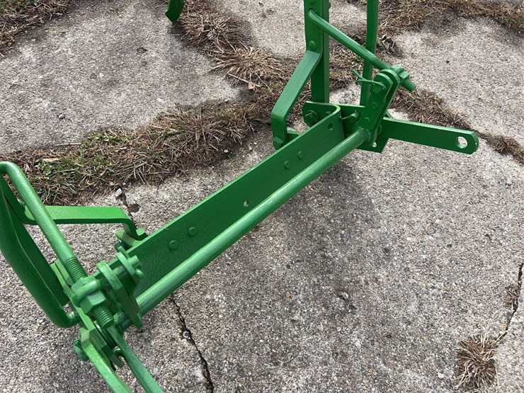 john-deere-one-row-mounted-cultivator-image-6