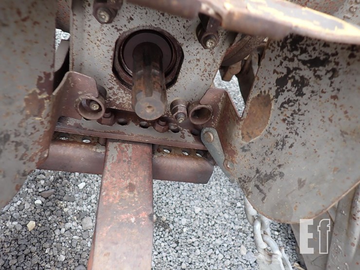 1982-massey-ferguson-265-image-11