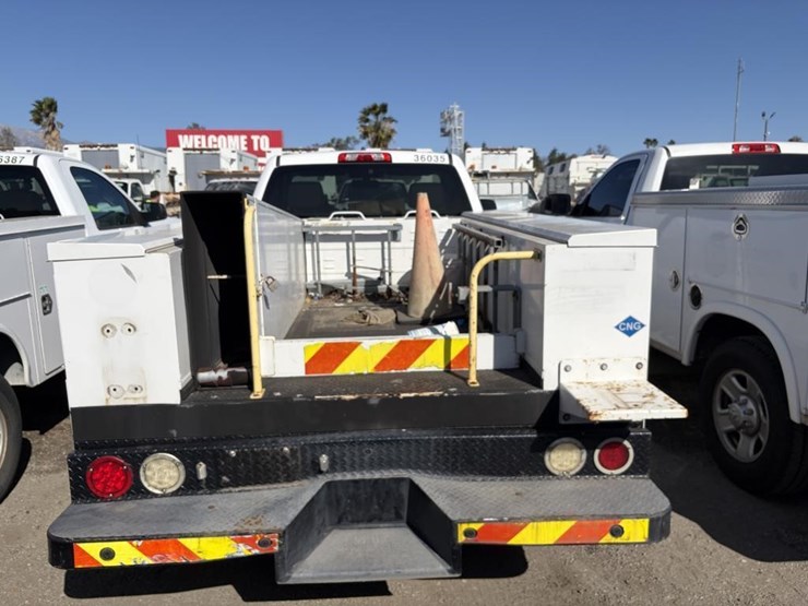 2015-chevrolet-2500-image-6