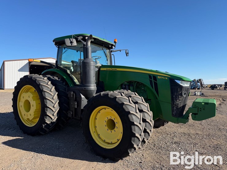 2020-john-deere-8370r-image-3