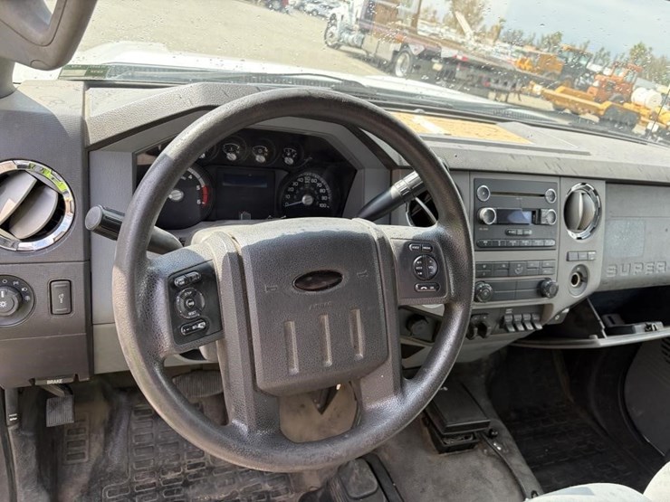 2012-ford-f550-xlt-sd-image-11