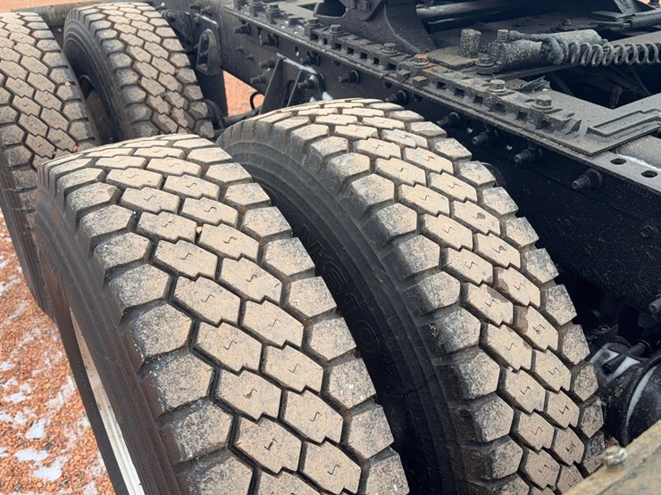 international-8600-image-10