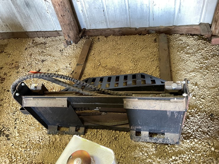 #2485-•-wolverine-hydraulic-skid-steer-pallet-forks-image-3