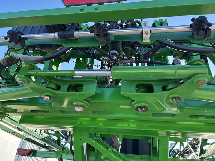 2022-john-deere-410r-image-36